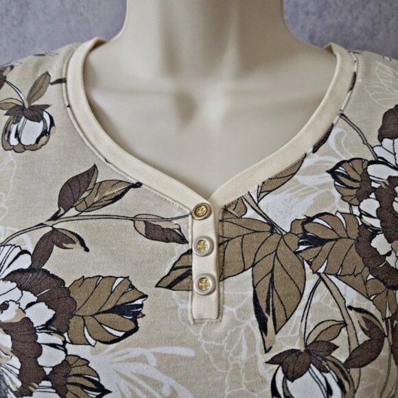 Karen Scott Floral Print Short Sleeve Henley V-Neck Tee-Shirt - Picture 3 of 9
